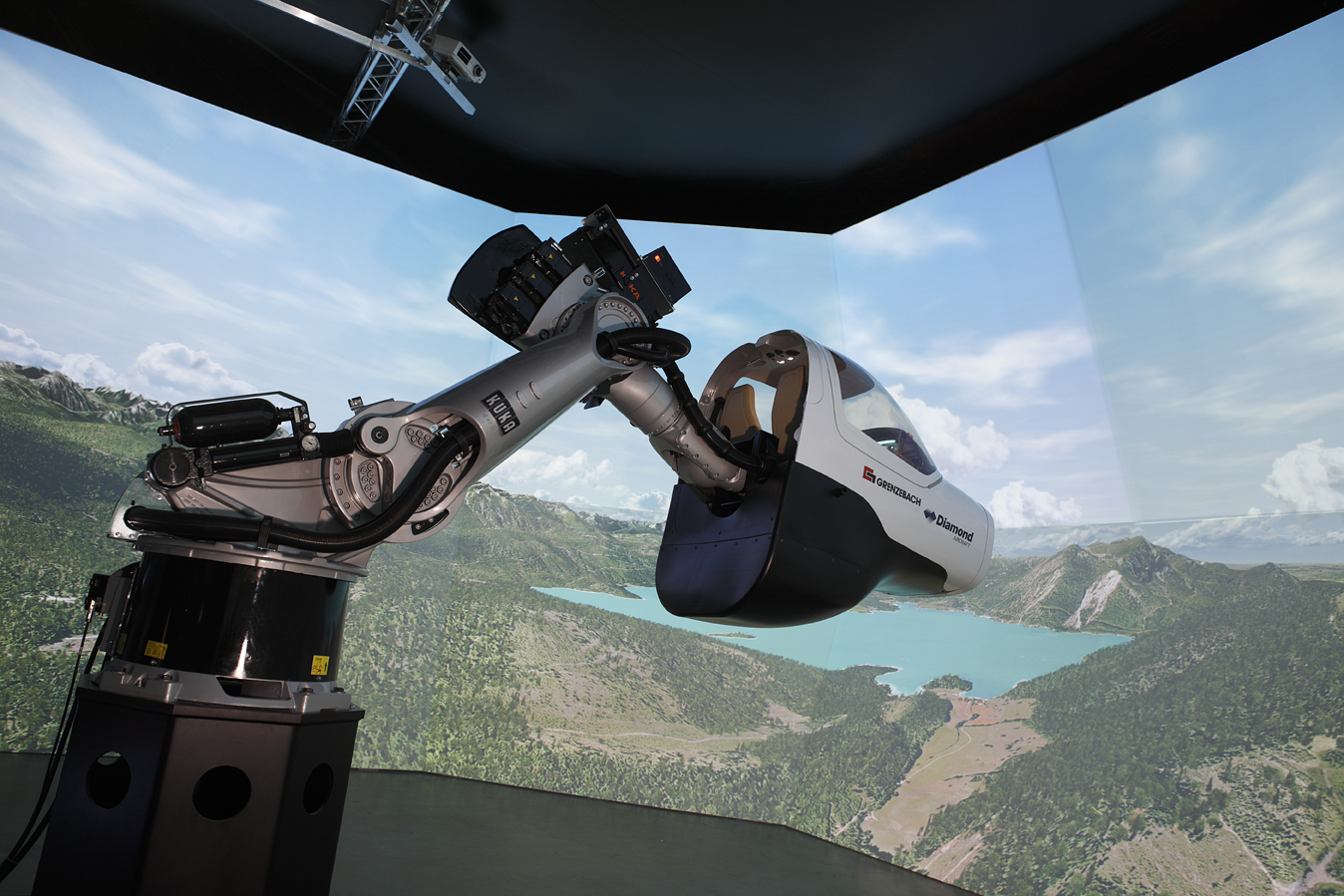 _images/Roboterbasierter_Flugsimulator_Grenzebach_'FlightSim'.jpg